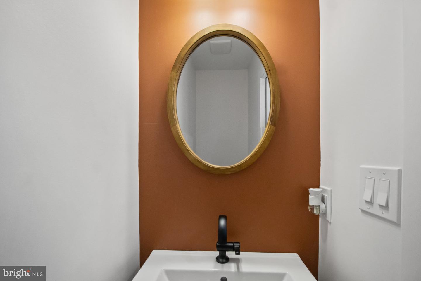 5025 8th St Ne Property Photo 16