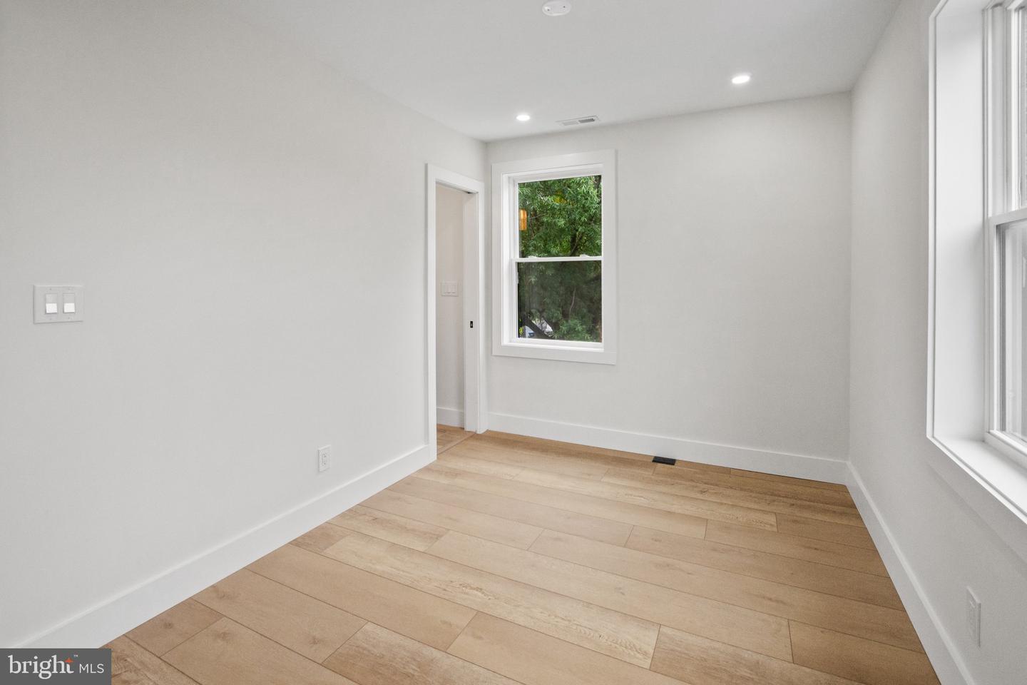 5025 8th St Ne Property Photo 20