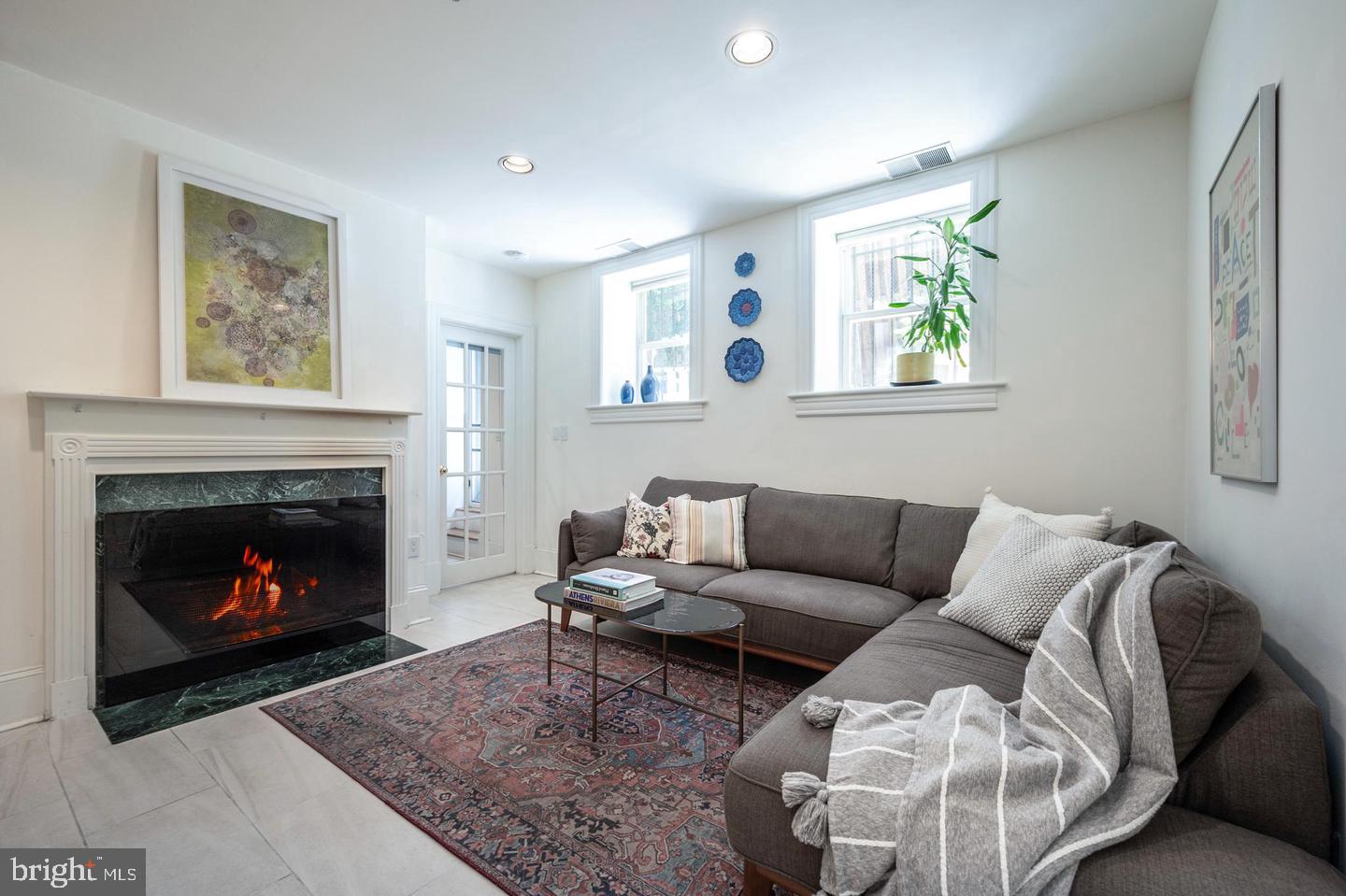 1807 California St Nw #t5 Property Photo 2