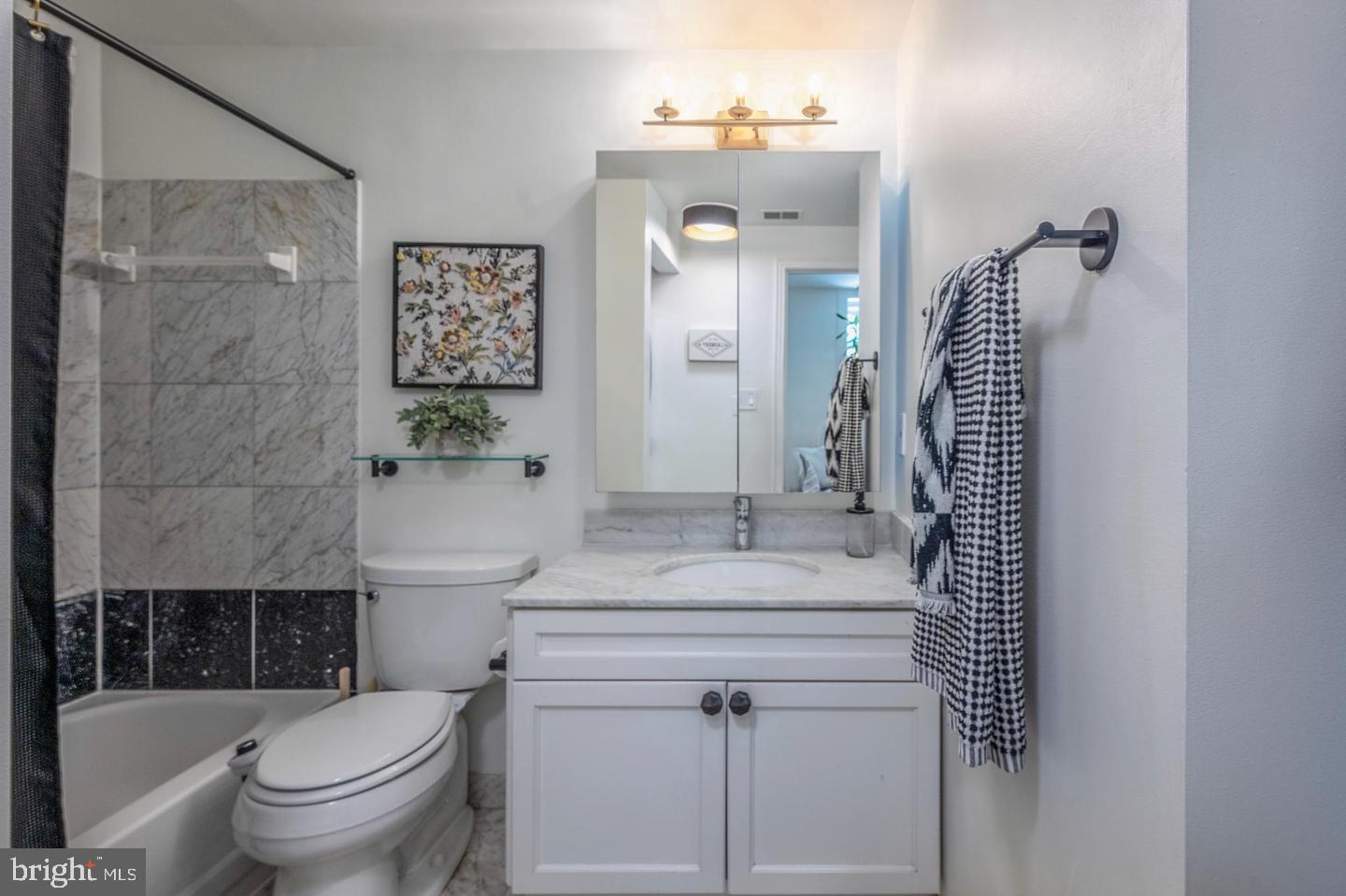 1807 California St Nw #t5 Property Photo 7