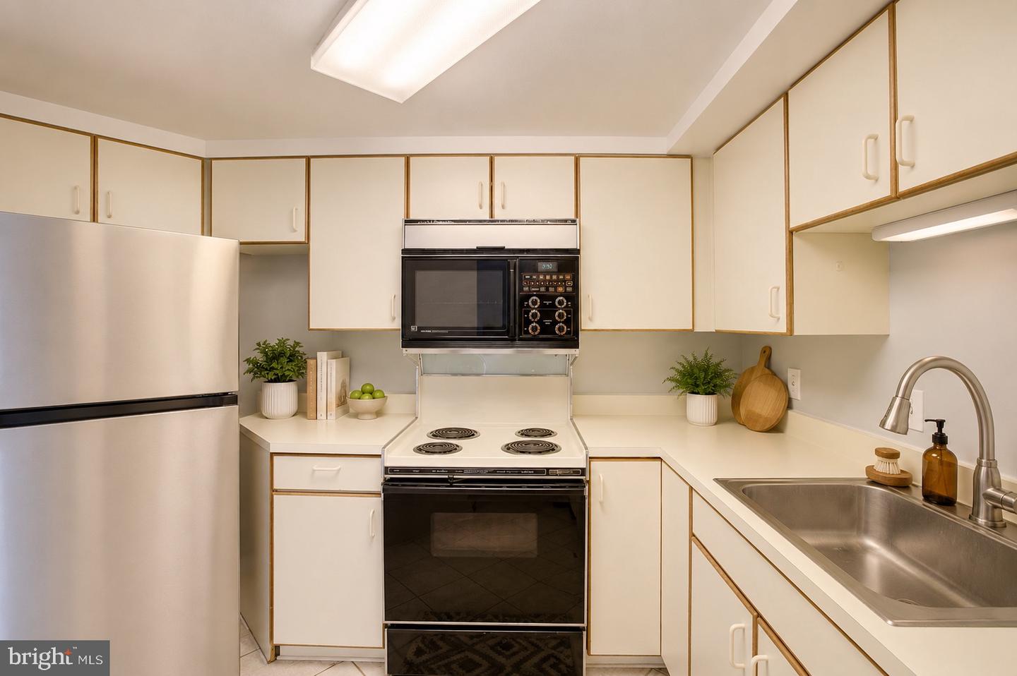 2111 Wisconsin Ave Nw #610 Property Photo 6