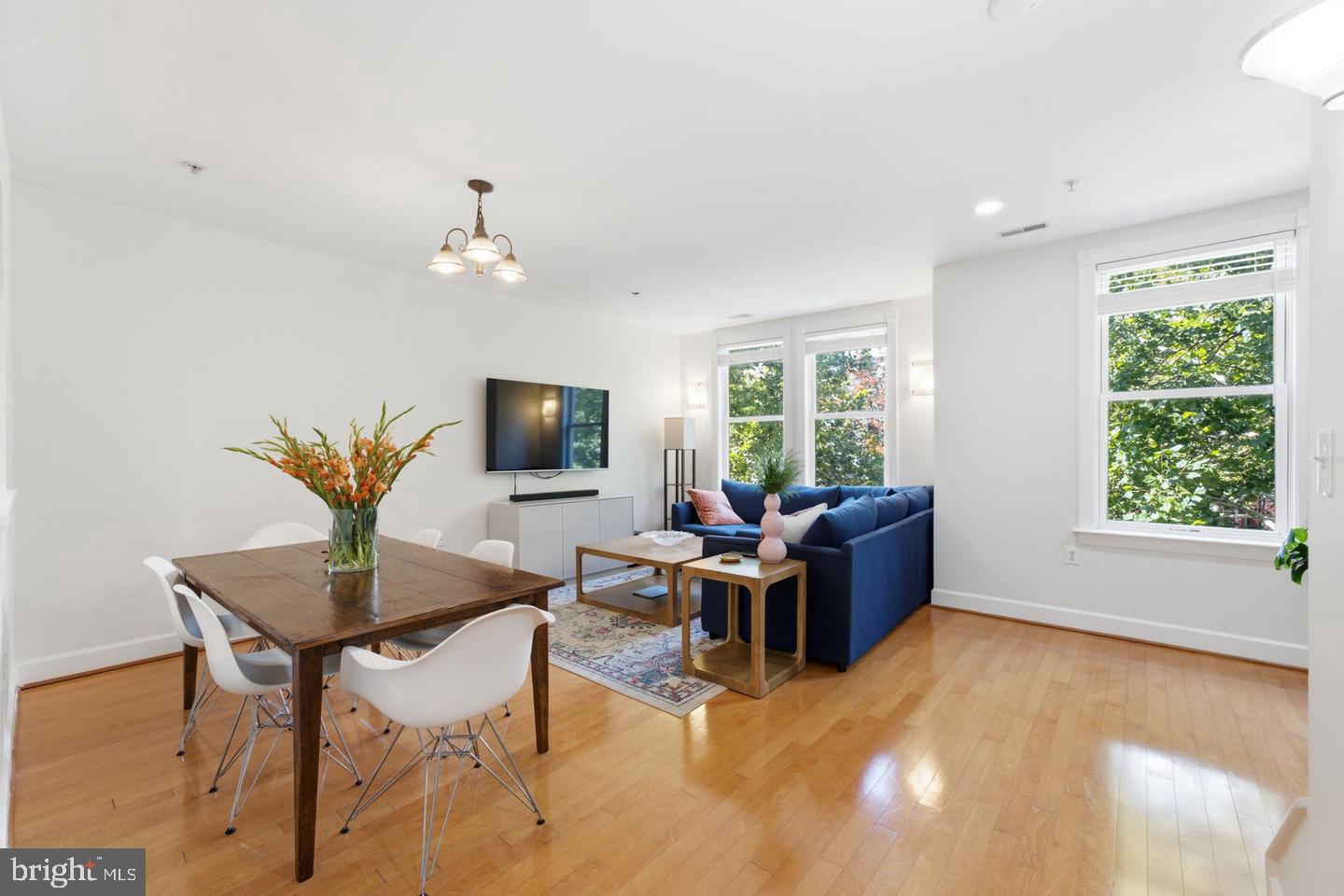 1358 Monroe St Nw #b Property Photo 8
