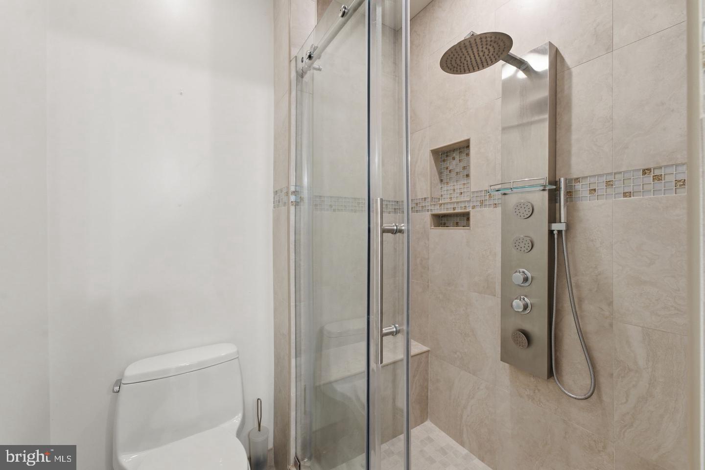 1358 Monroe St Nw #b Property Photo 41