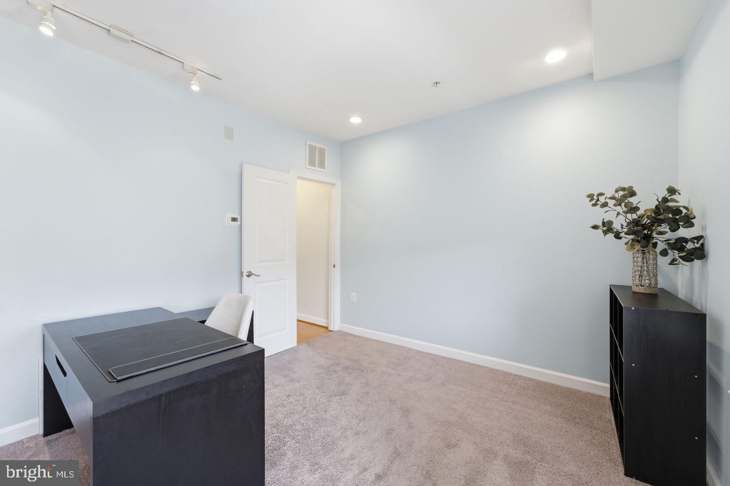 1358 Monroe St Nw #b Property Photo 47