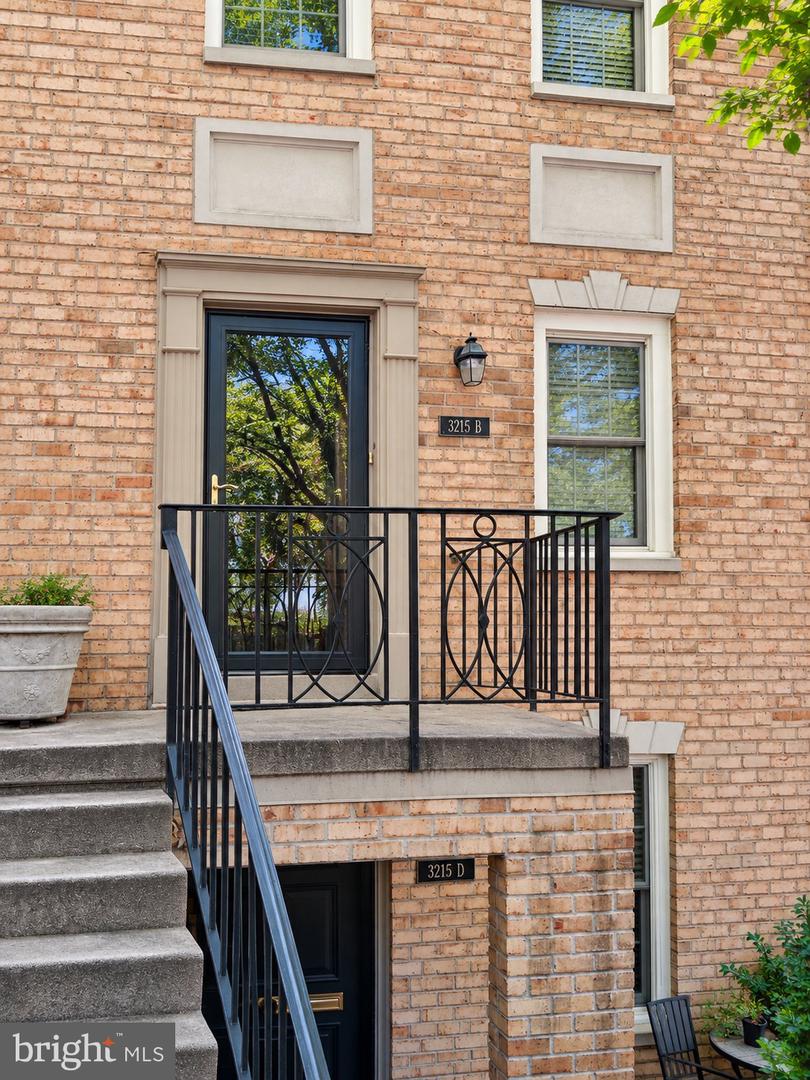 3215 SUTTON PL NW #B Property Photo 1