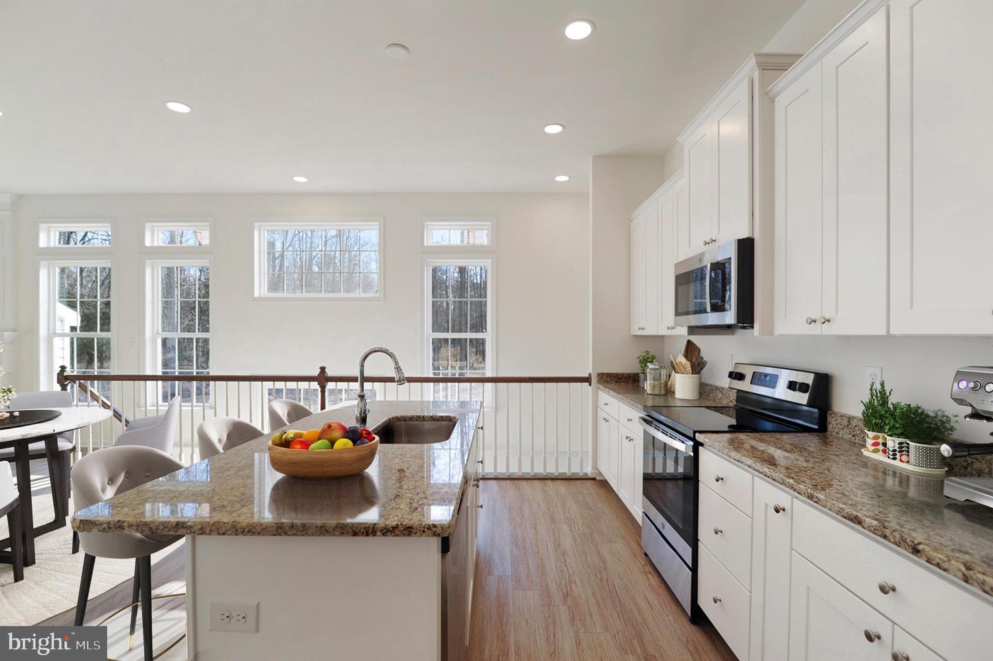 20 Amanda Ave #lew Property Photo 4