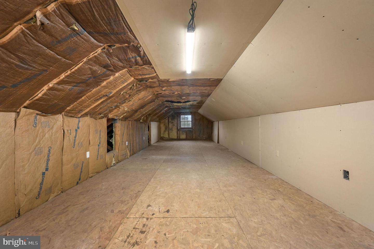 302 E Howard St Property Photo 47