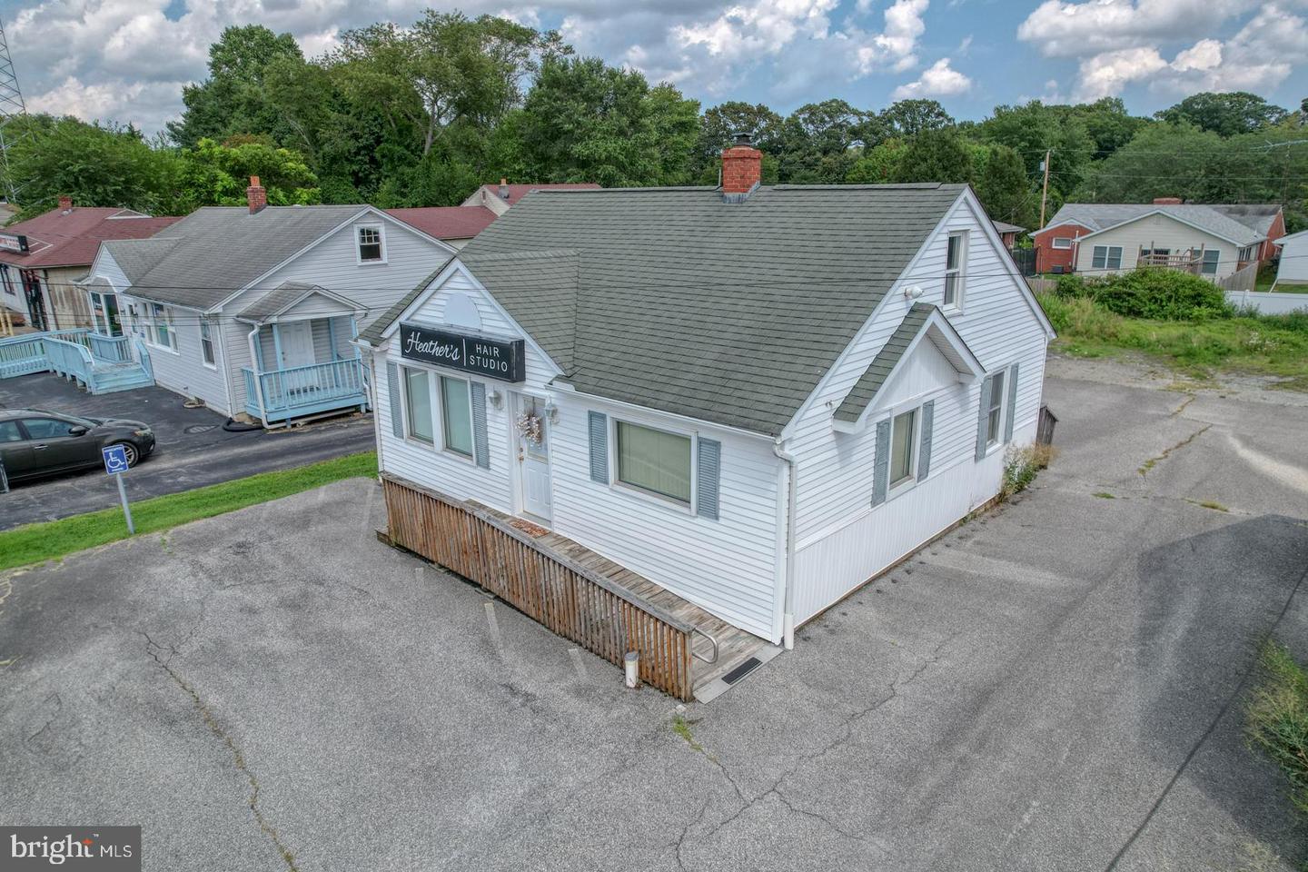 1897 S DUPONT HWY Property Photo 1