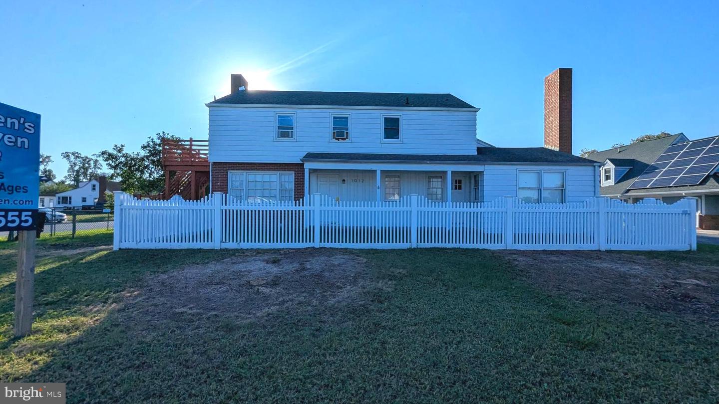1012 S GOVERNORS AVE