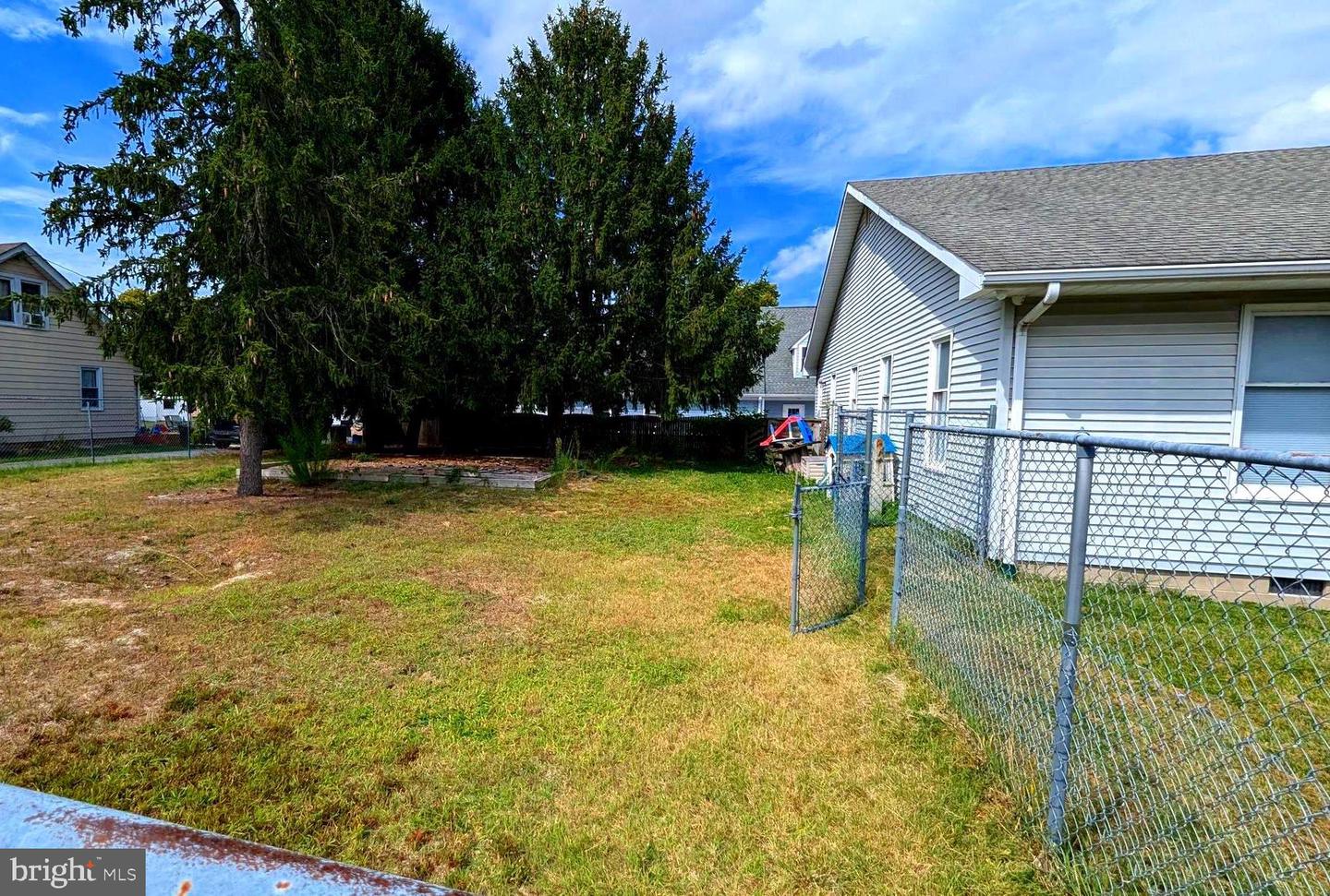 1012 S Governors Ave Property Photo 5