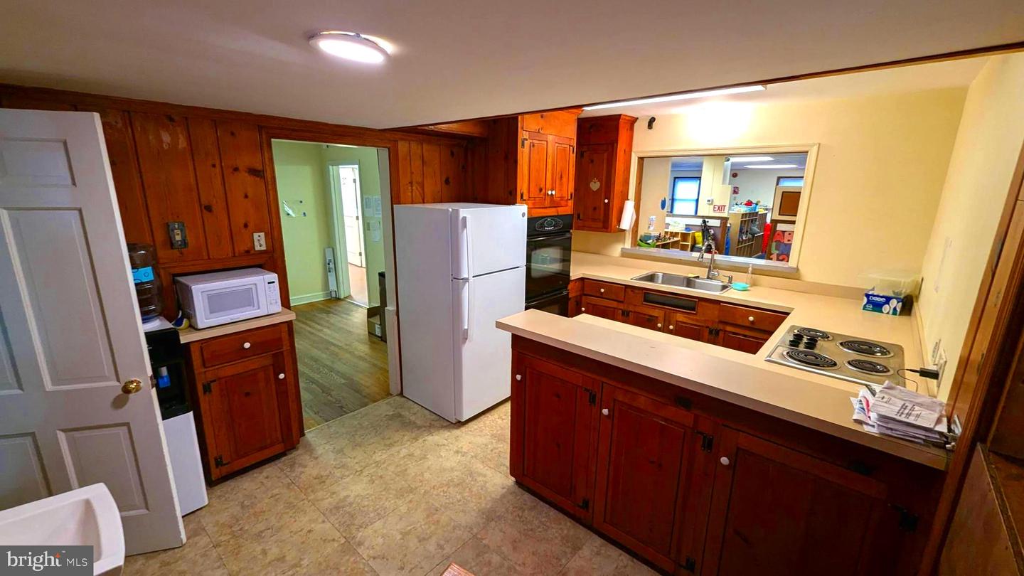 1012 S Governors Ave Property Photo 30