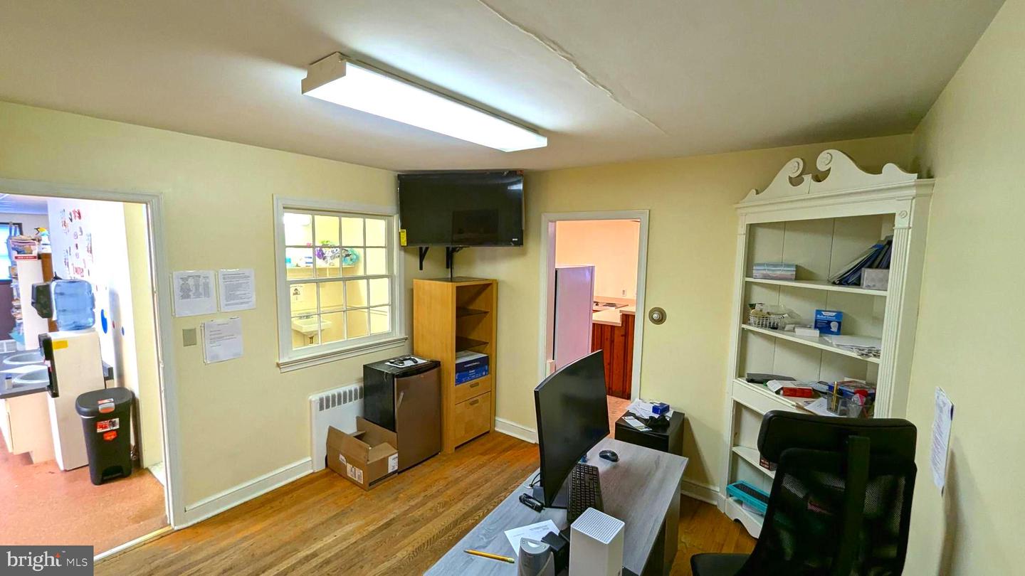 1012 S Governors Ave Property Photo 34