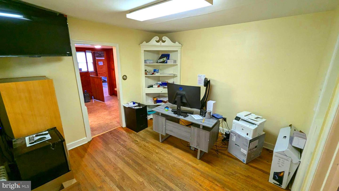 1012 S Governors Ave Property Photo 35