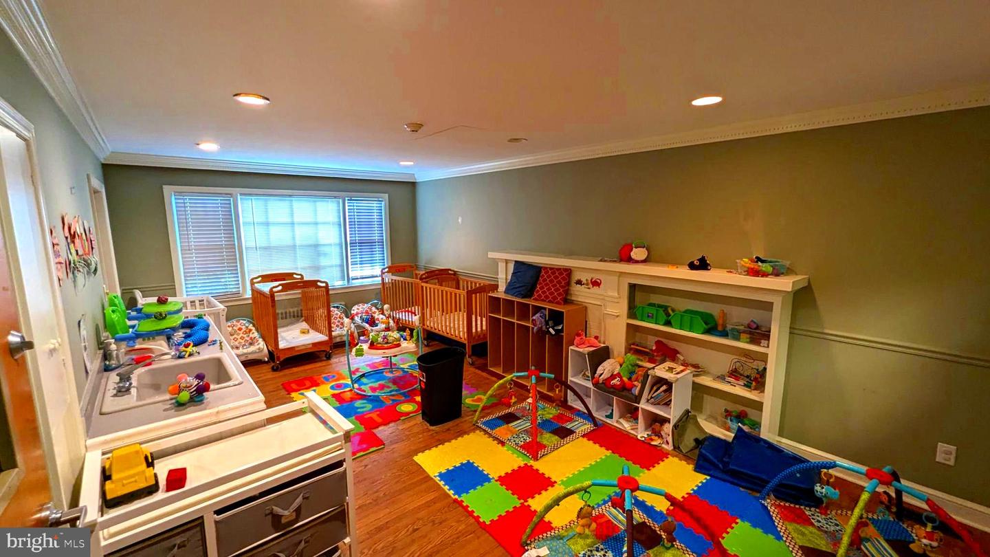 1012 S Governors Ave Property Photo 37