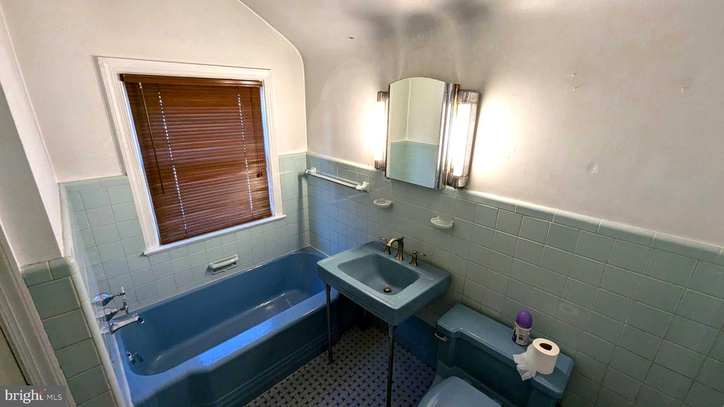 1012 S Governors Ave Property Photo 44