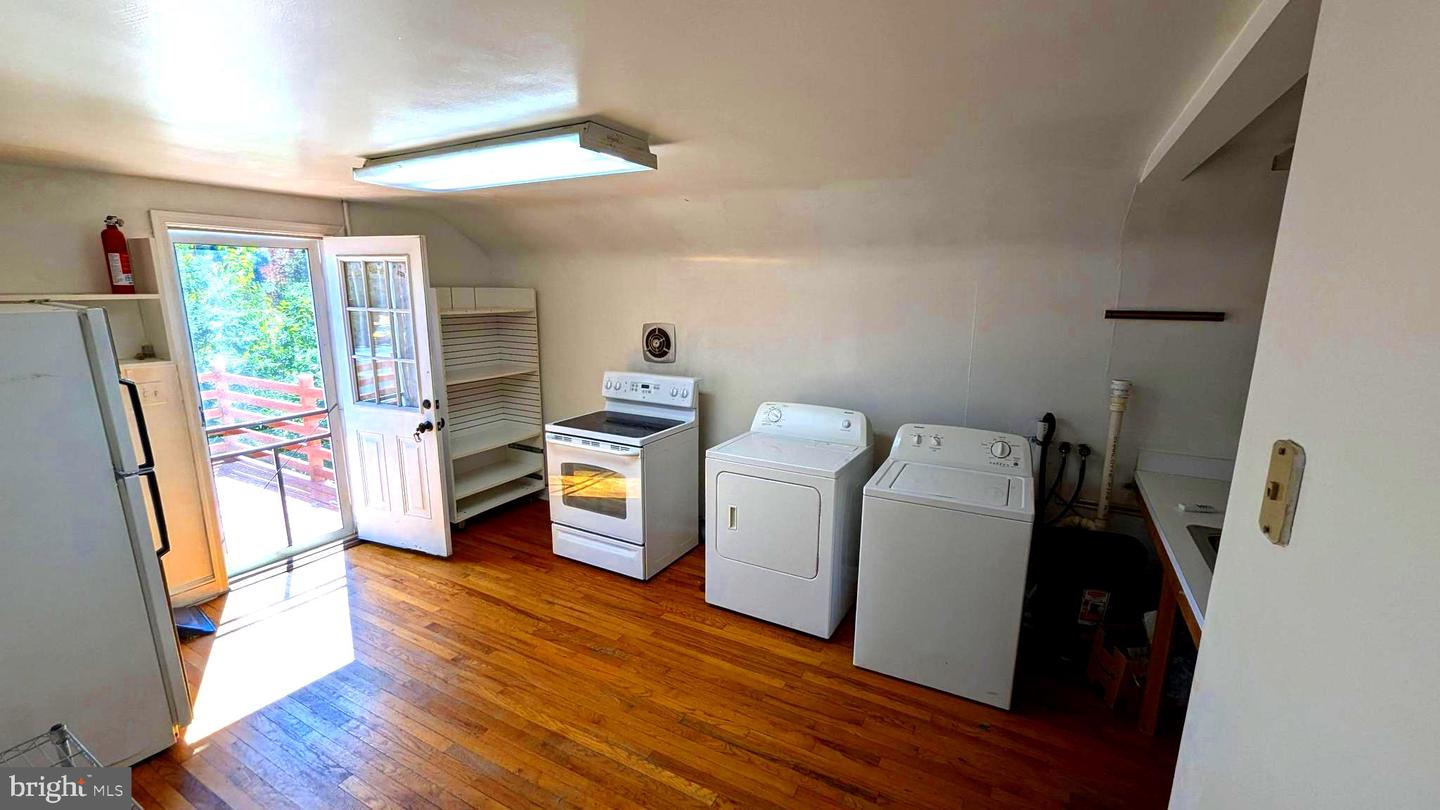 1012 S Governors Ave Property Photo 46