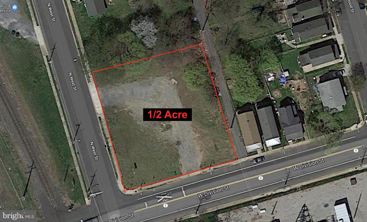 517 W Division St Property Photo 1