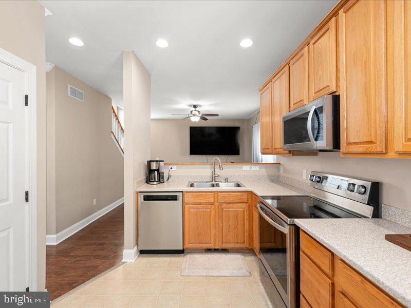 128 W Sheldrake Cir Property Photo 8