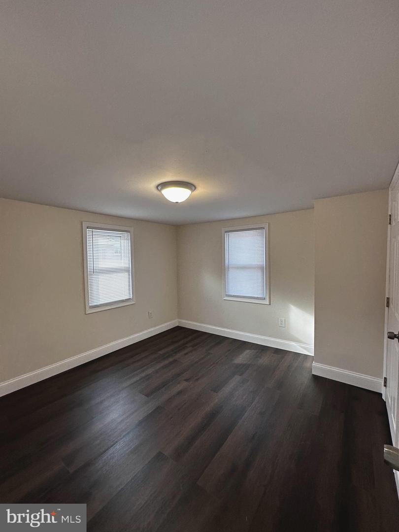 128 W North St Property Photo 18