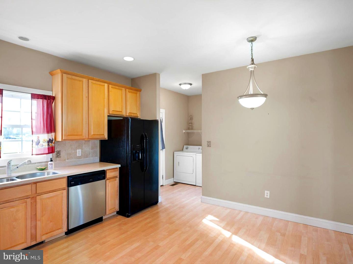 205 E Madison Ave Property Photo 5