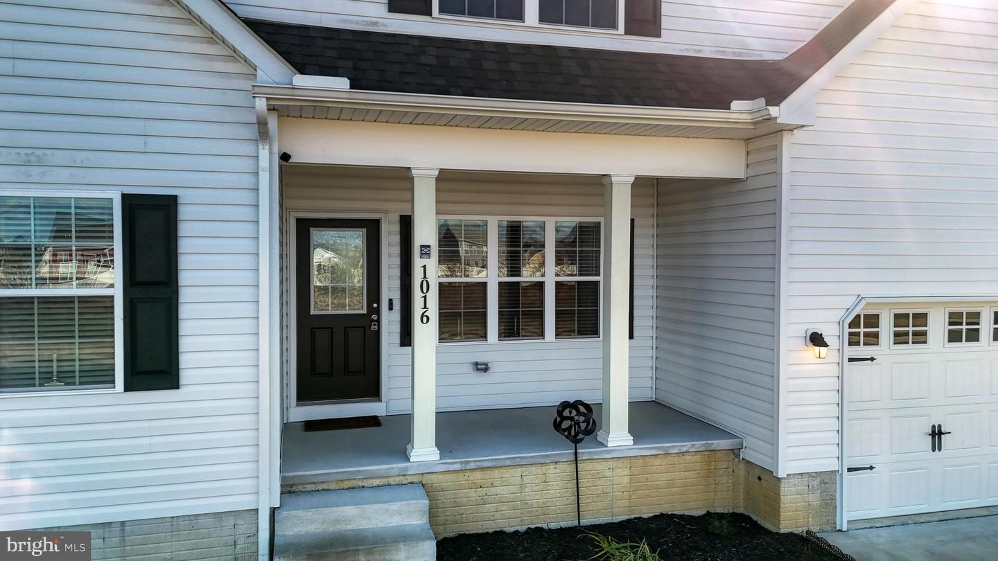 1016 Weatherstone Ln Property Photo 2