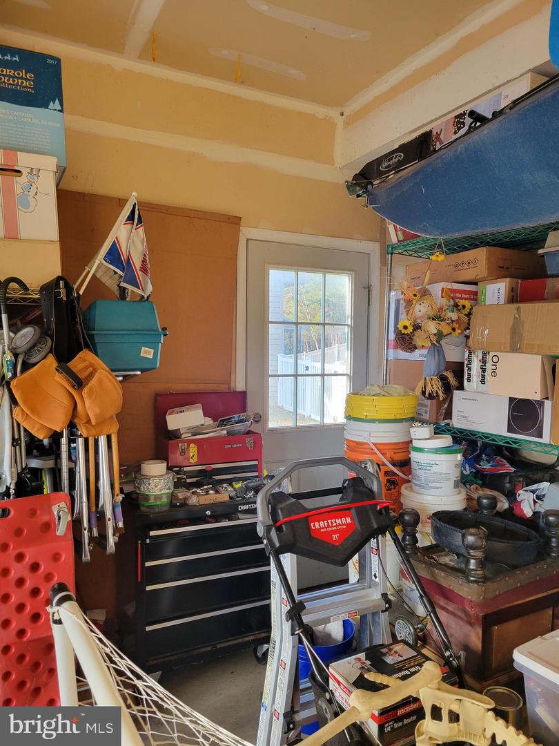 286 Kentland Ave Property Photo 51