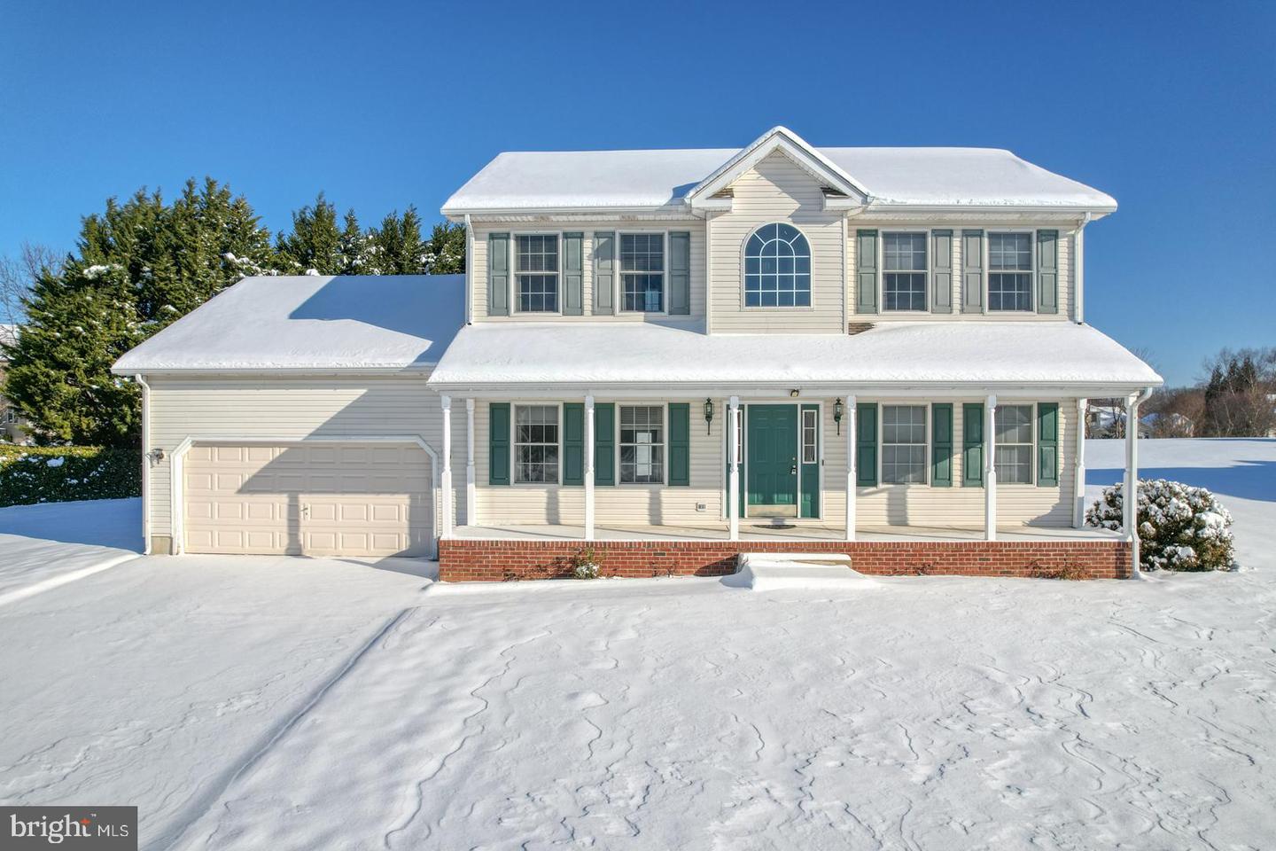 63 Galway Ct Property Photo