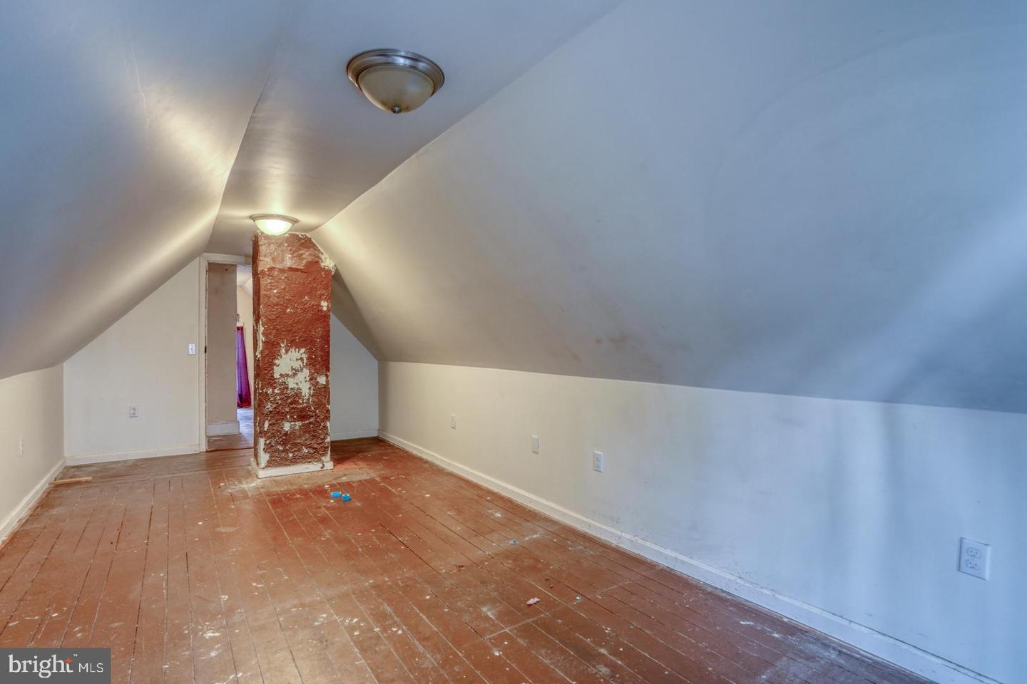 136 W Mount Vernon St Property Photo 34