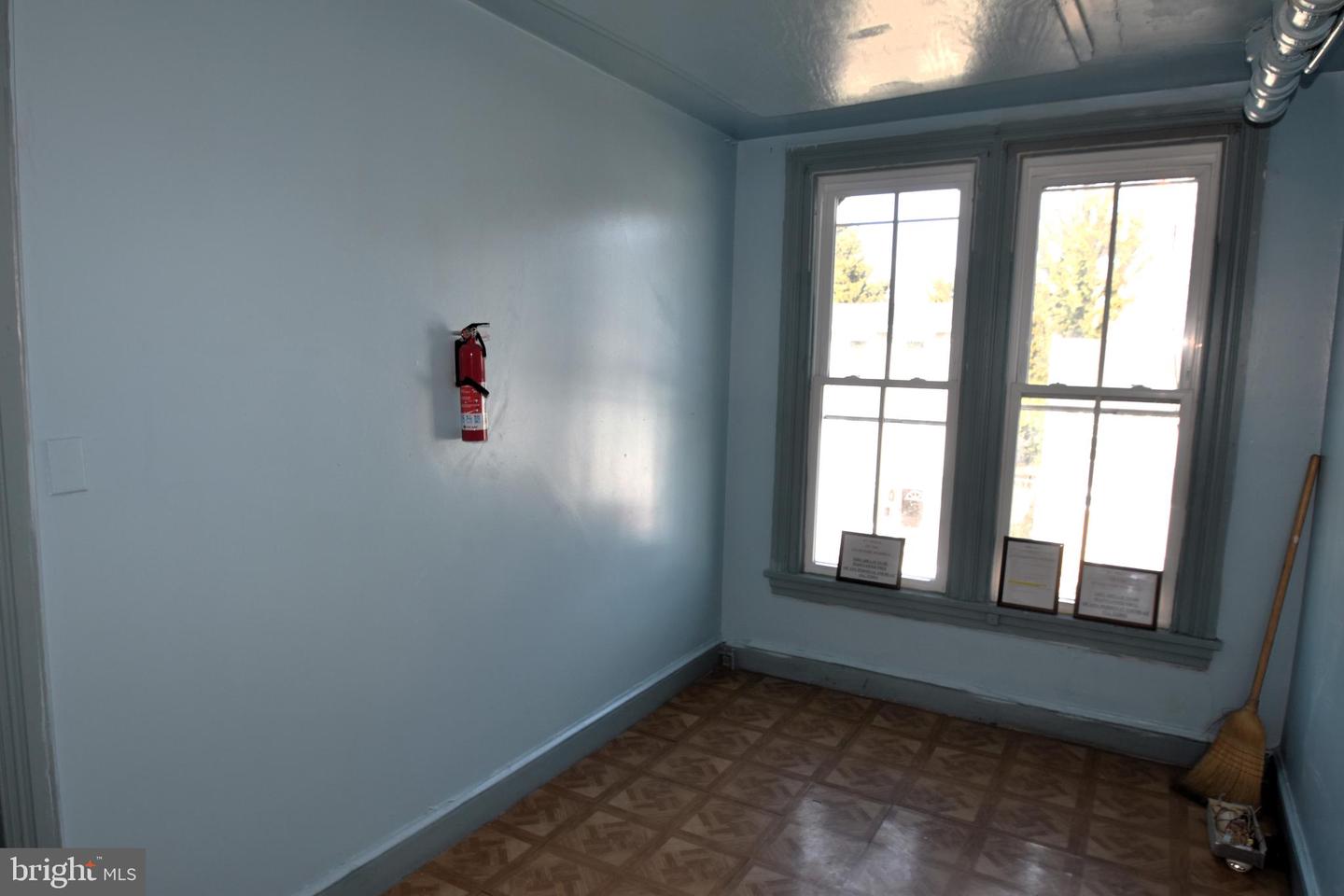 133 S Main St Property Photo 6