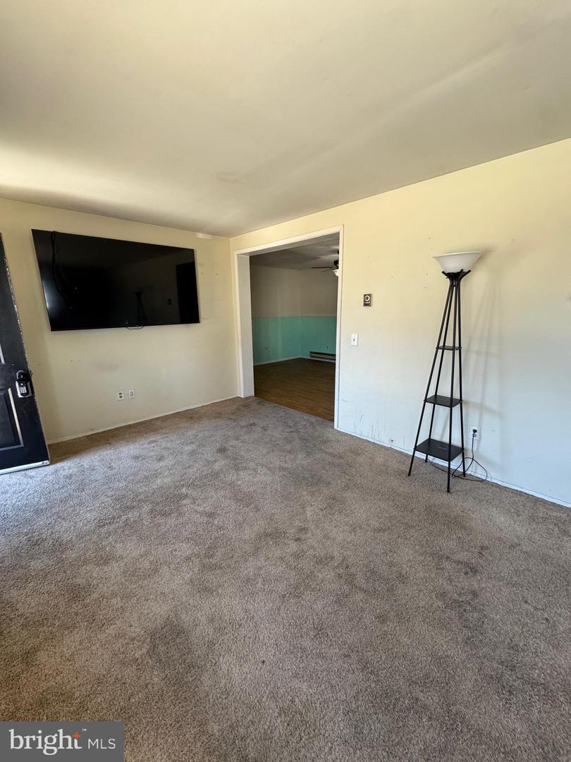 223 Hanley St Property Photo 8