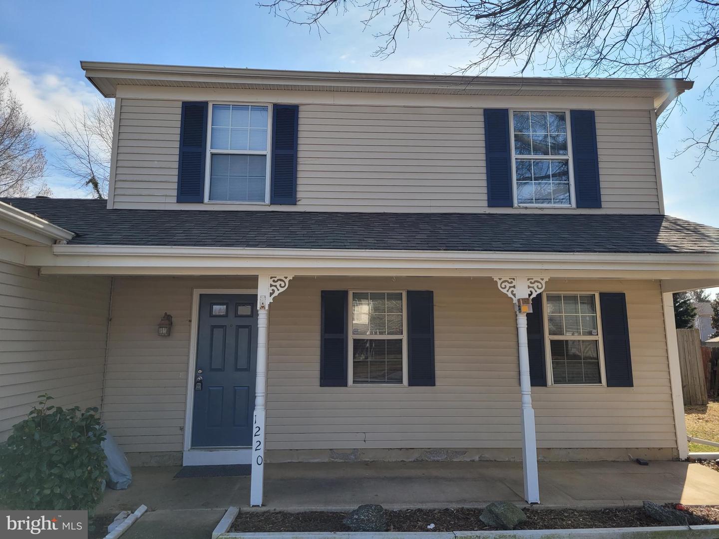 1220 Woodrow Ct Property Photo 3