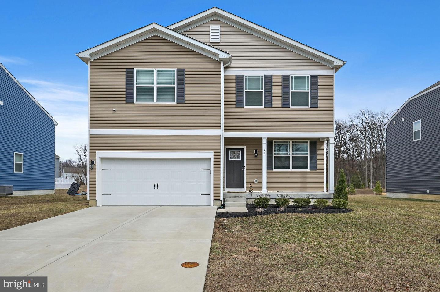 77 Bunchberry Ct Property Photo