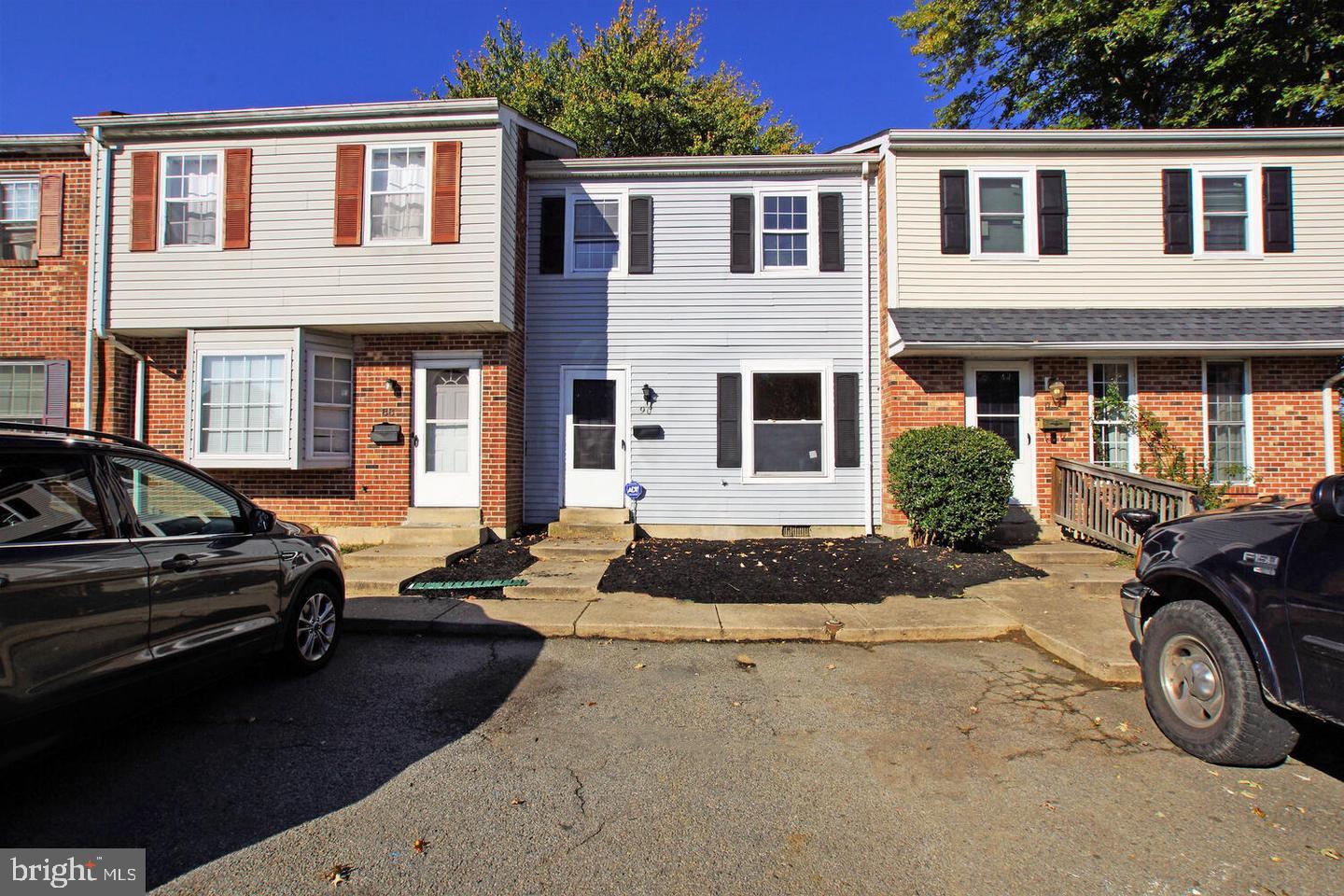90 Village Dr Property Photo
