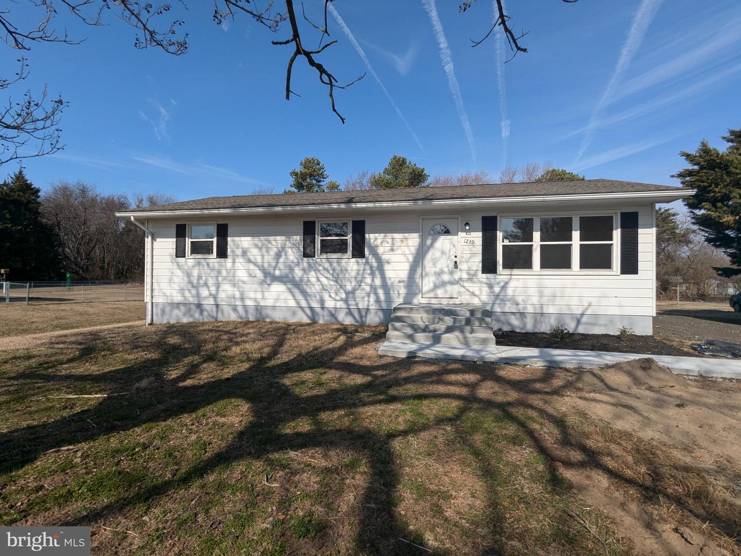 1239 Andrews Lake Property Photo