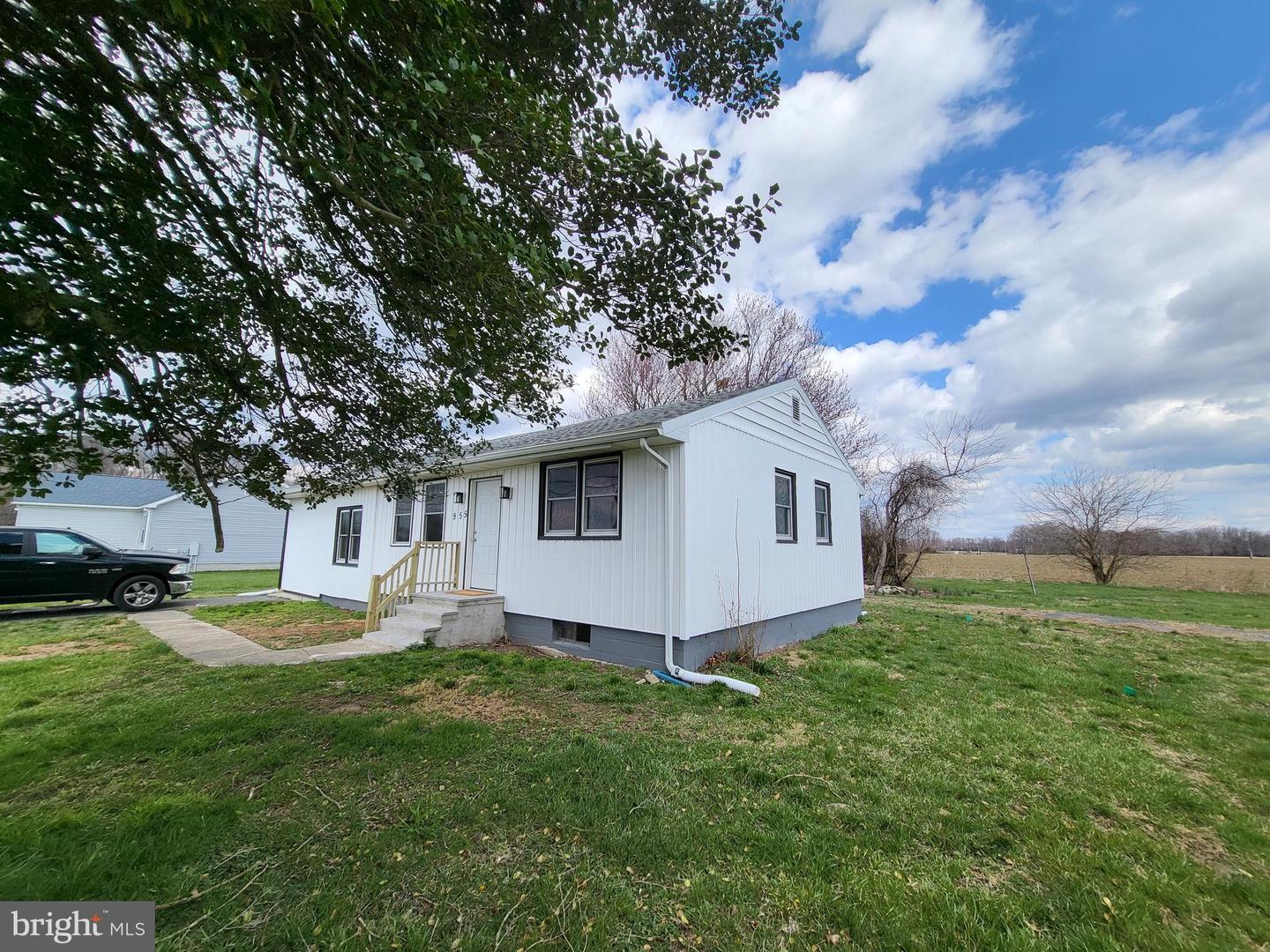 955 Kitts Hummock Rd Property Photo 1