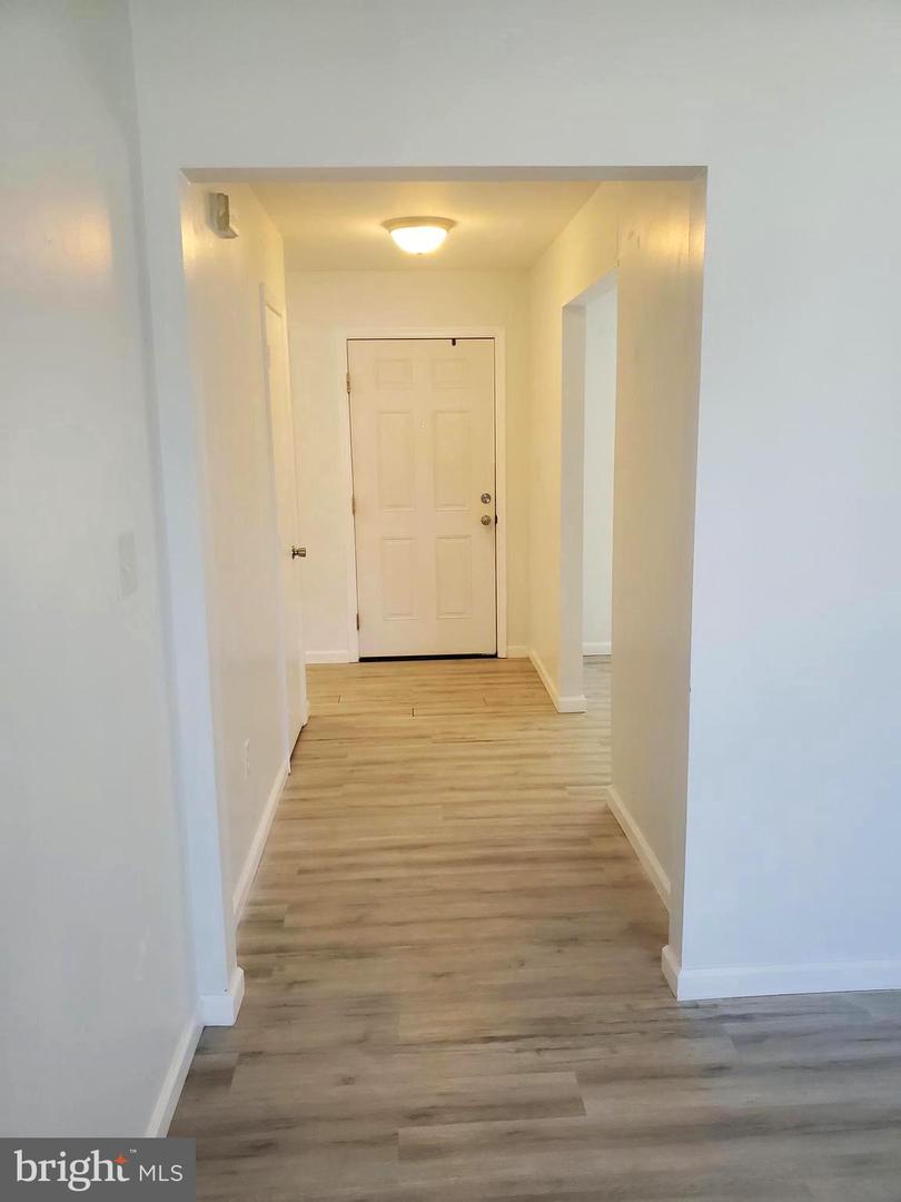 112 Holmes St Property Photo 8