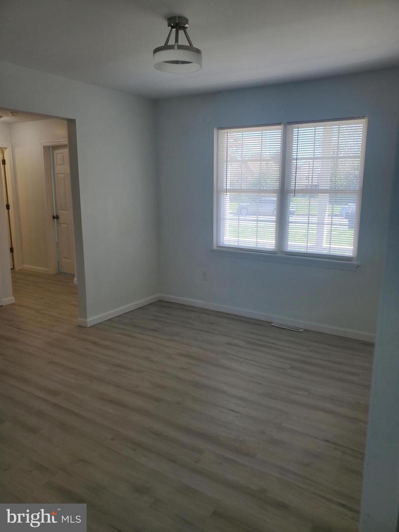112 Holmes St Property Photo 10
