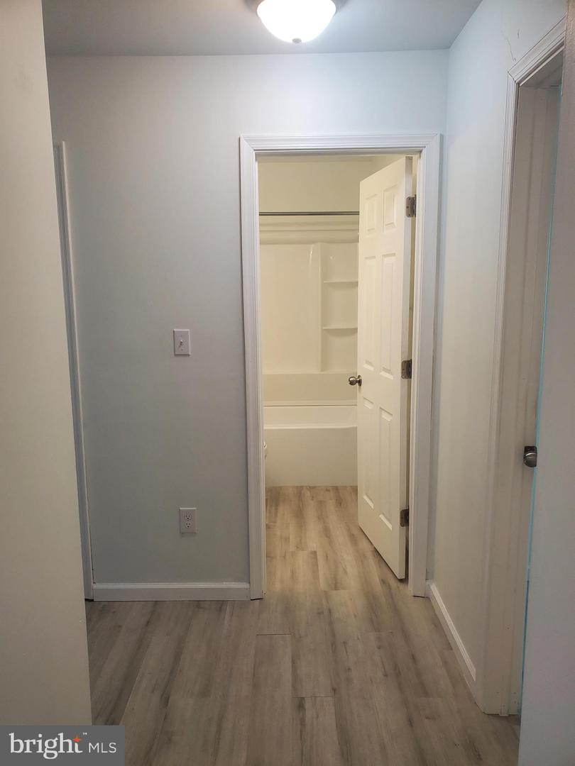 112 Holmes St Property Photo 11