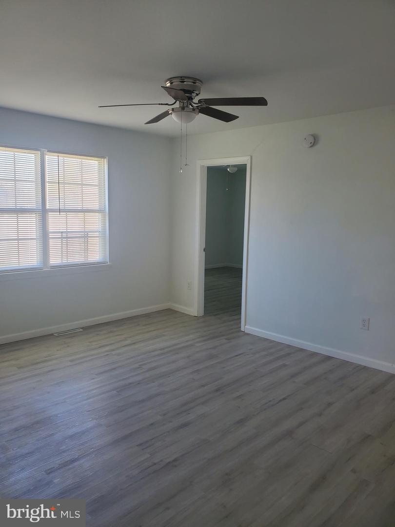 112 Holmes St Property Photo 15