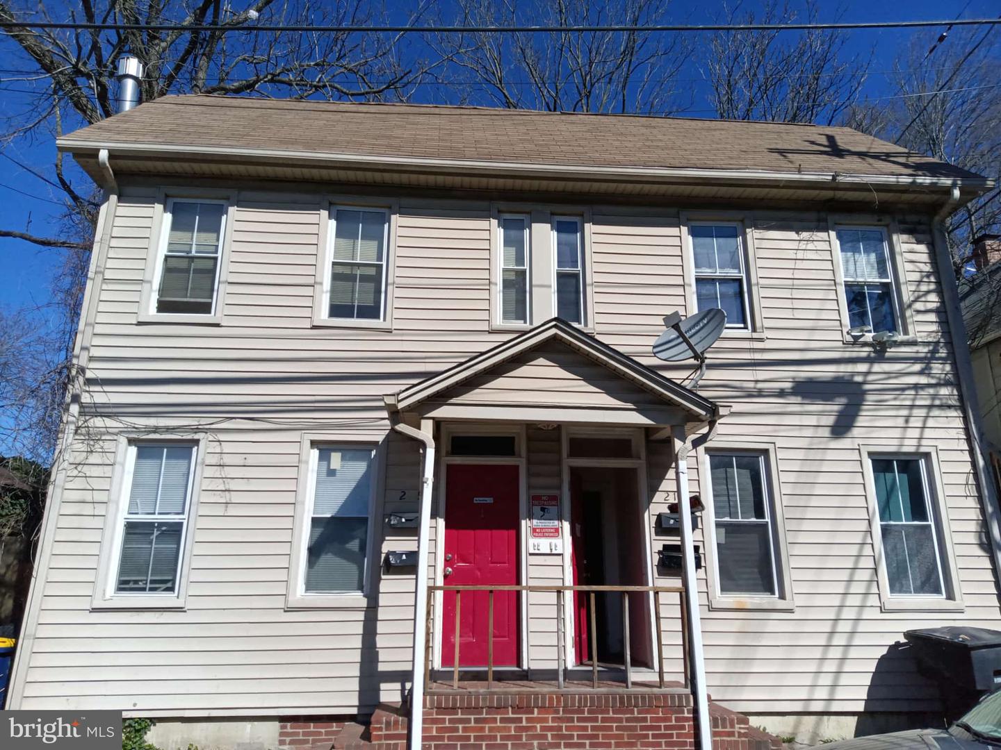 217-219 W Reed St Property Photo 1