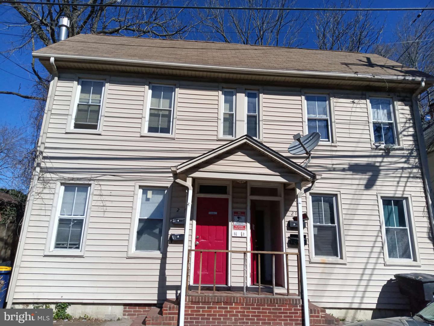 217-219 W Reed St Property Photo 2