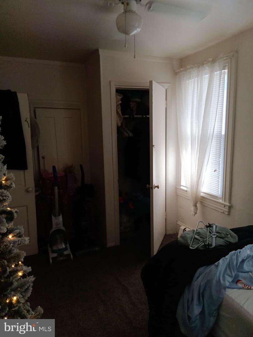 217-219 W Reed St Property Photo 5