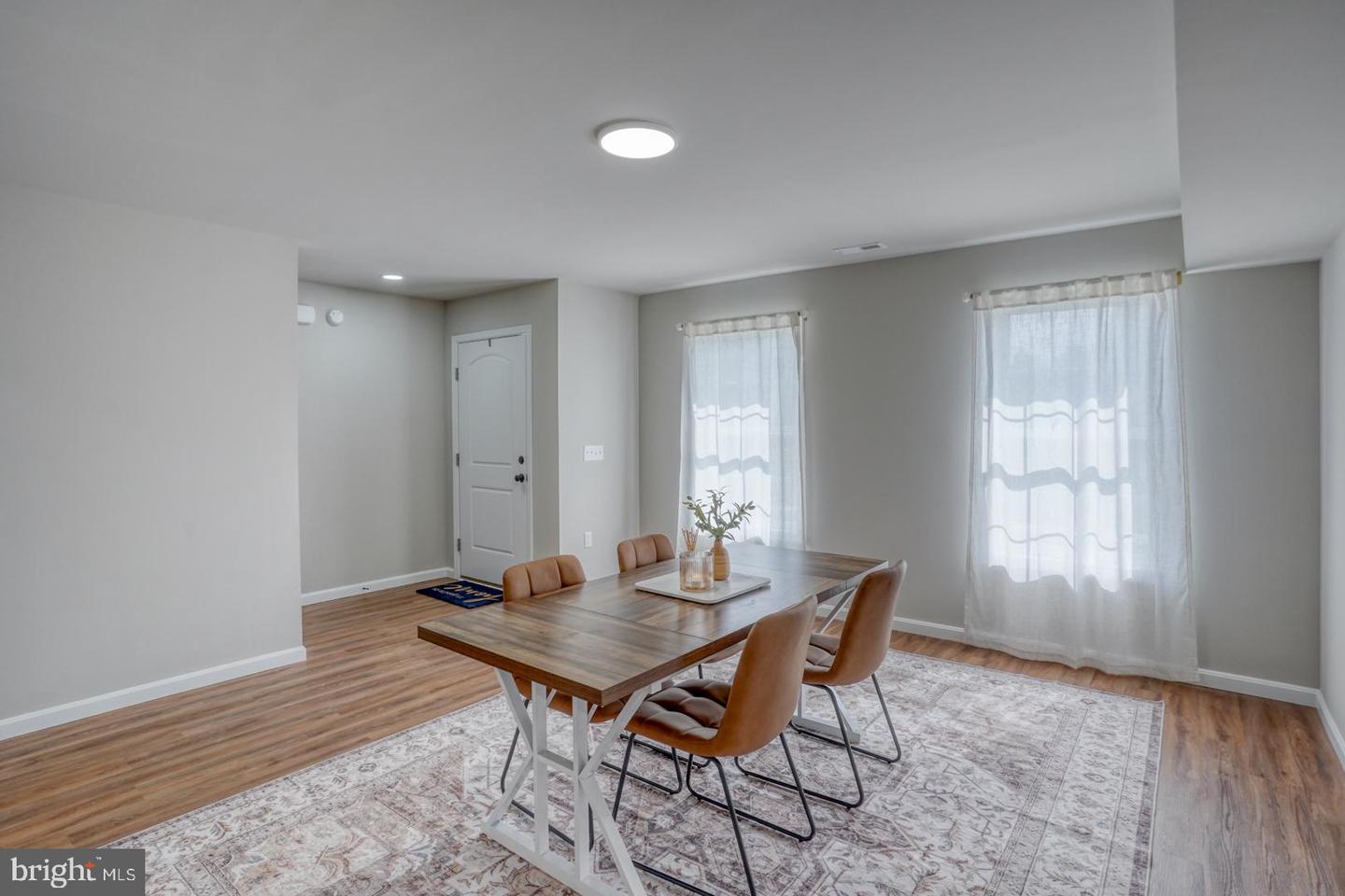 210 Rojan Rd #model Property Photo 3