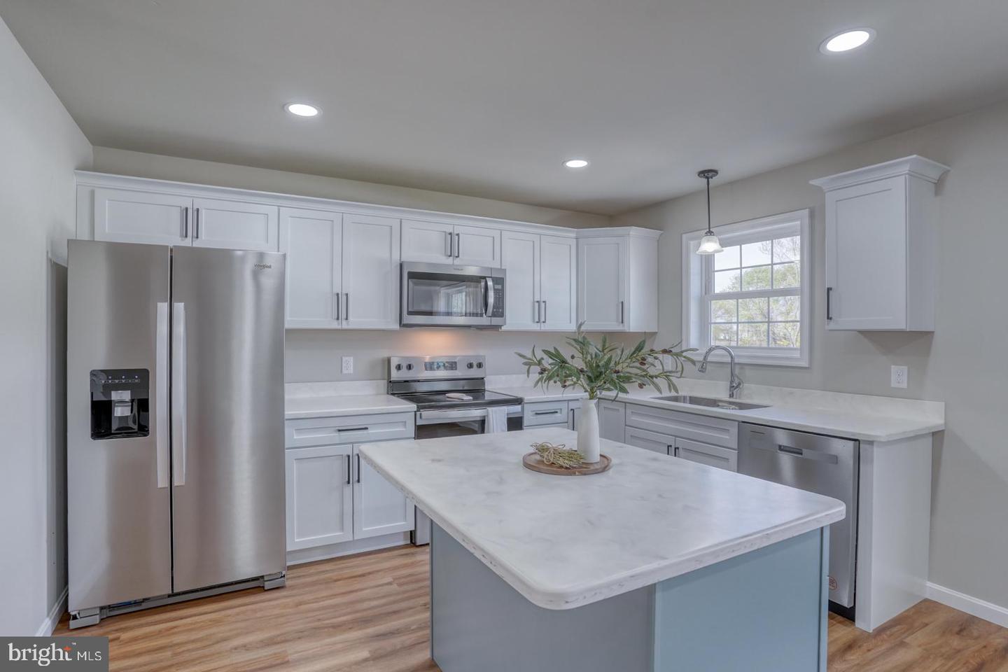 210 Rojan Rd #model Property Photo 10