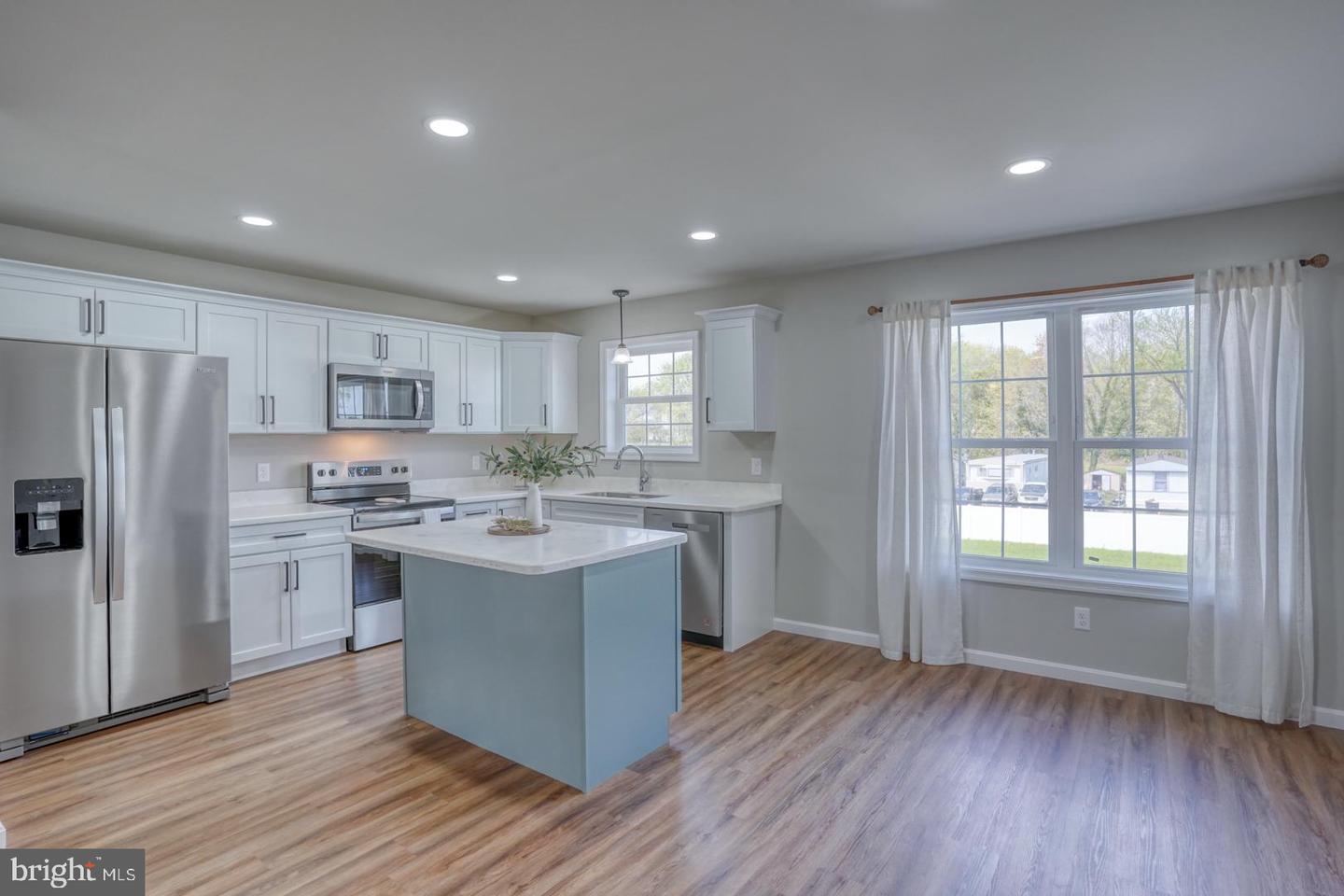 210 Rojan Rd #model Property Photo 12