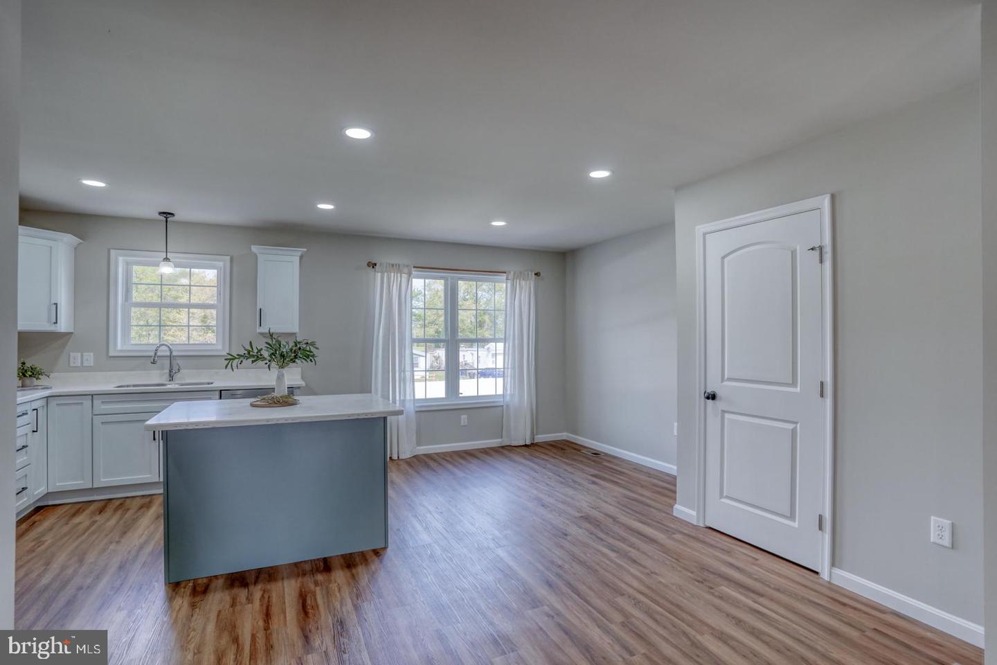 210 Rojan Rd #model Property Photo 13