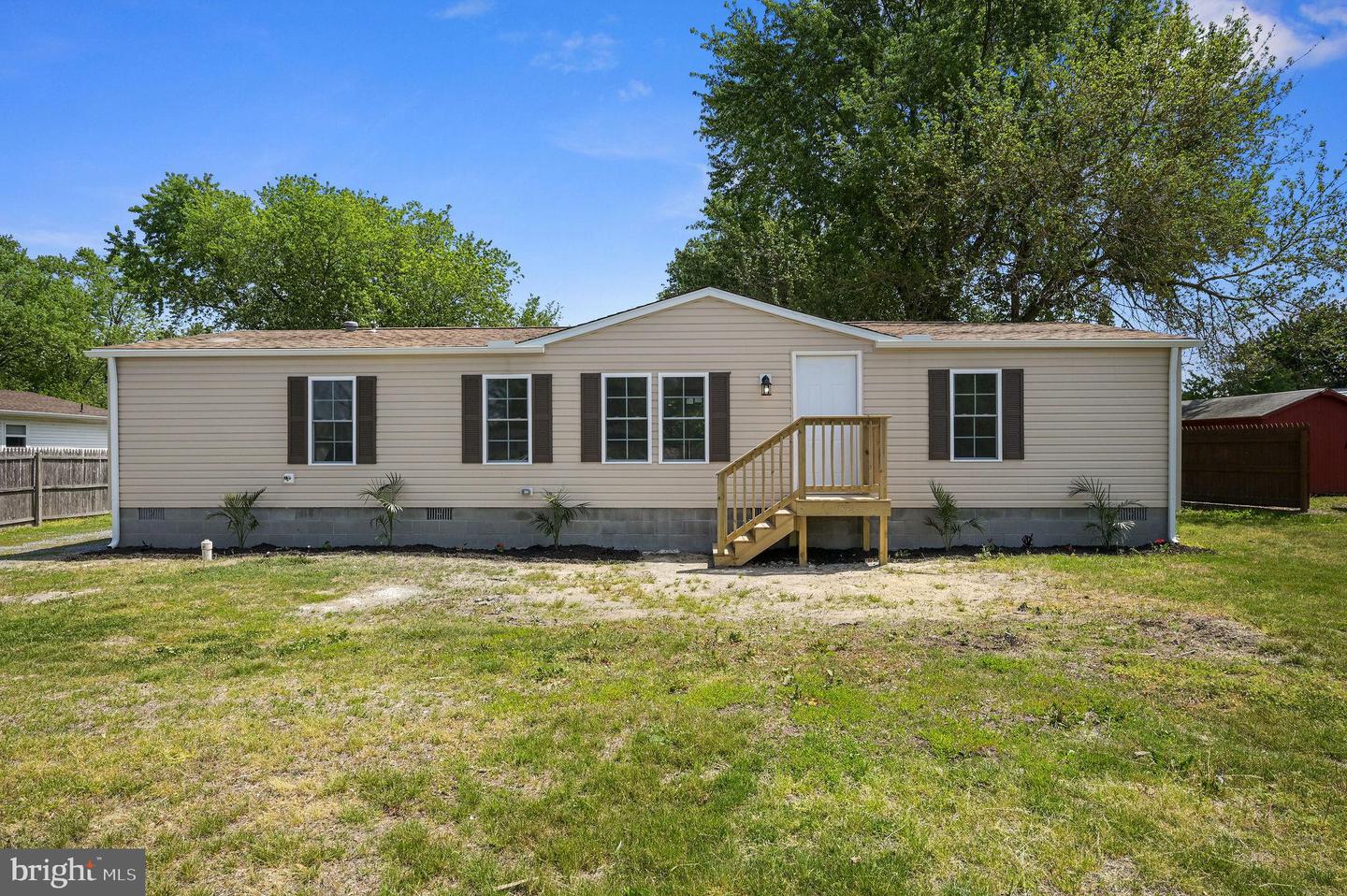48 RAILROAD AVE Property Photo 1