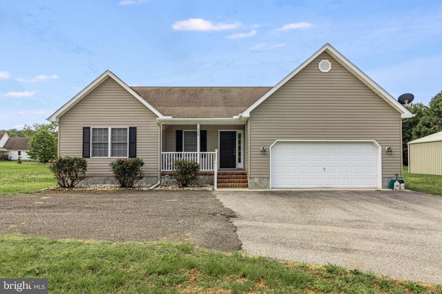 626 Milford Neck Rd Property Photo 1