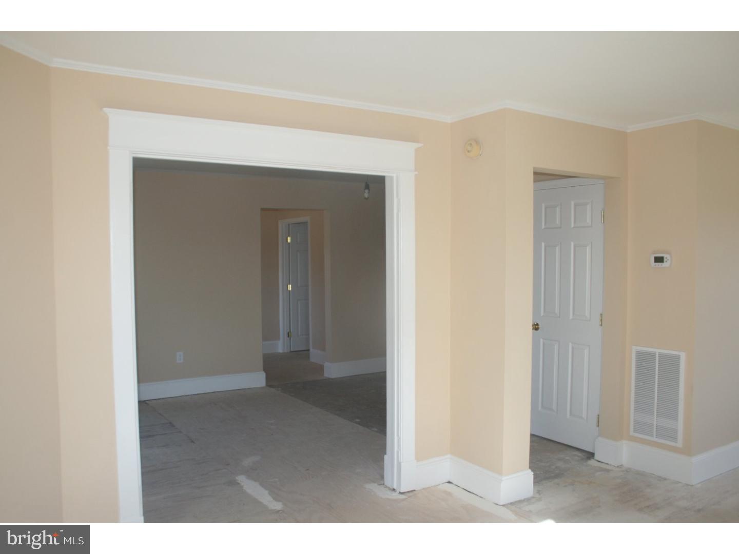1147 S Governors Ave Property Photo 6