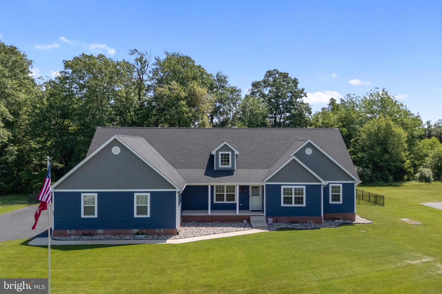 Picture of 657 GOLF LINKS LN